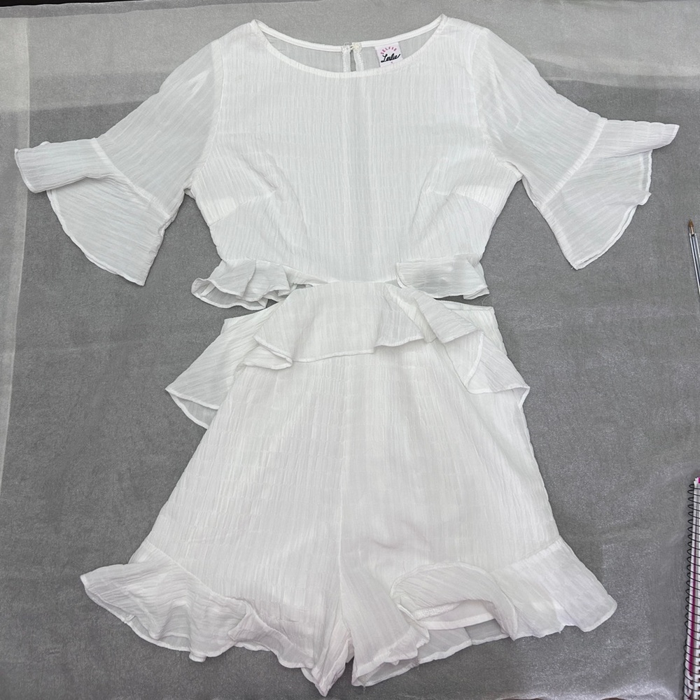 Shorts romper white with cut-out waist and open back size S